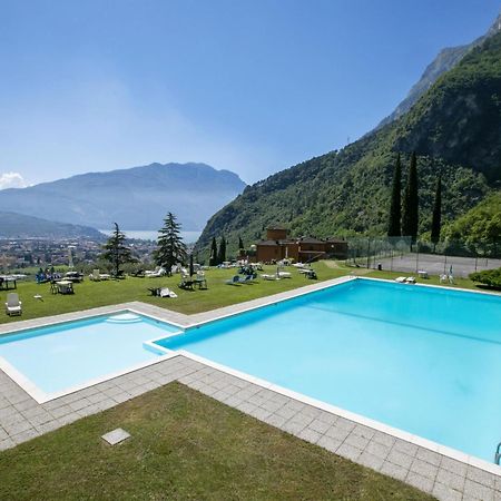 Lake View Dom-Us Apartment - Happy Rentals Riva del Garda Esterno foto