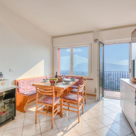 Lake View Dom-Us Apartment - Happy Rentals Riva del Garda Esterno foto