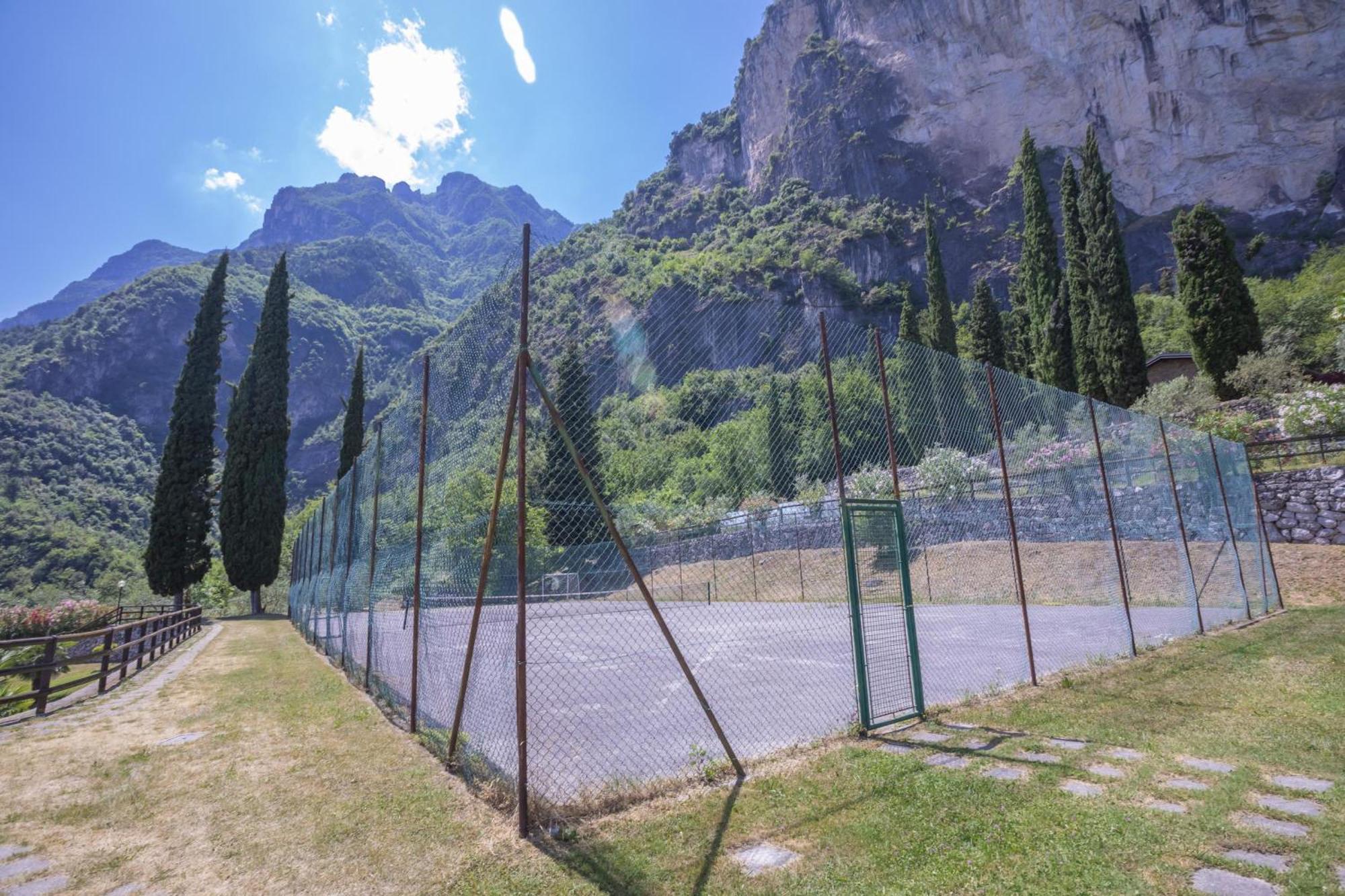 Lake View Dom-Us Apartment - Happy Rentals Riva del Garda Esterno foto