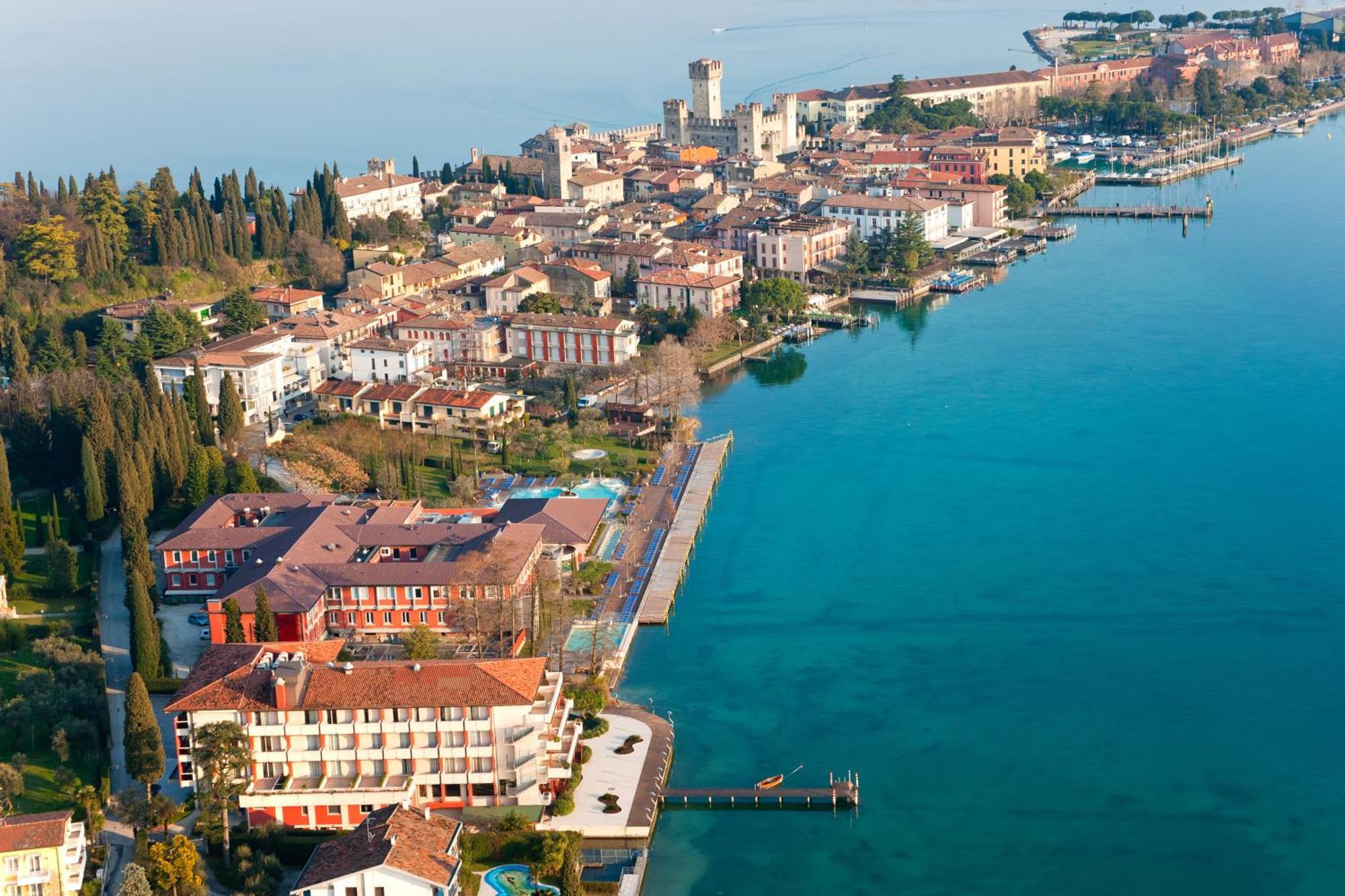 Lake View Dom-Us Apartment - Happy Rentals Riva del Garda Esterno foto