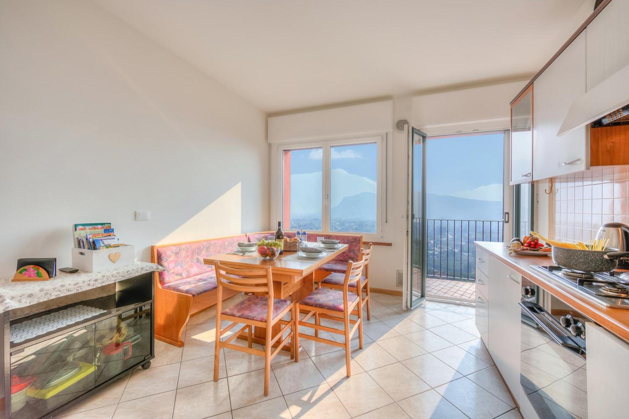 Lake View Dom-Us Apartment - Happy Rentals Riva del Garda Esterno foto